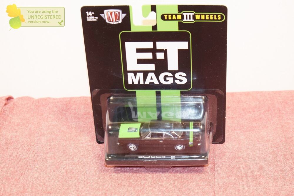 M2 Machines E-T Mags 1969 Plymouth Road Runner 440 Die-cast 1:64 Scale